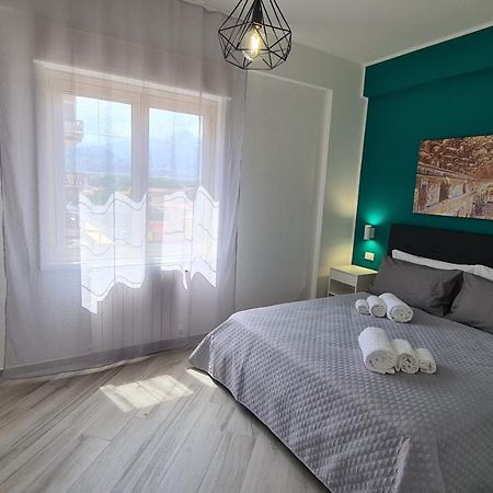 Alberira Apartments Palermo Bagian luar foto