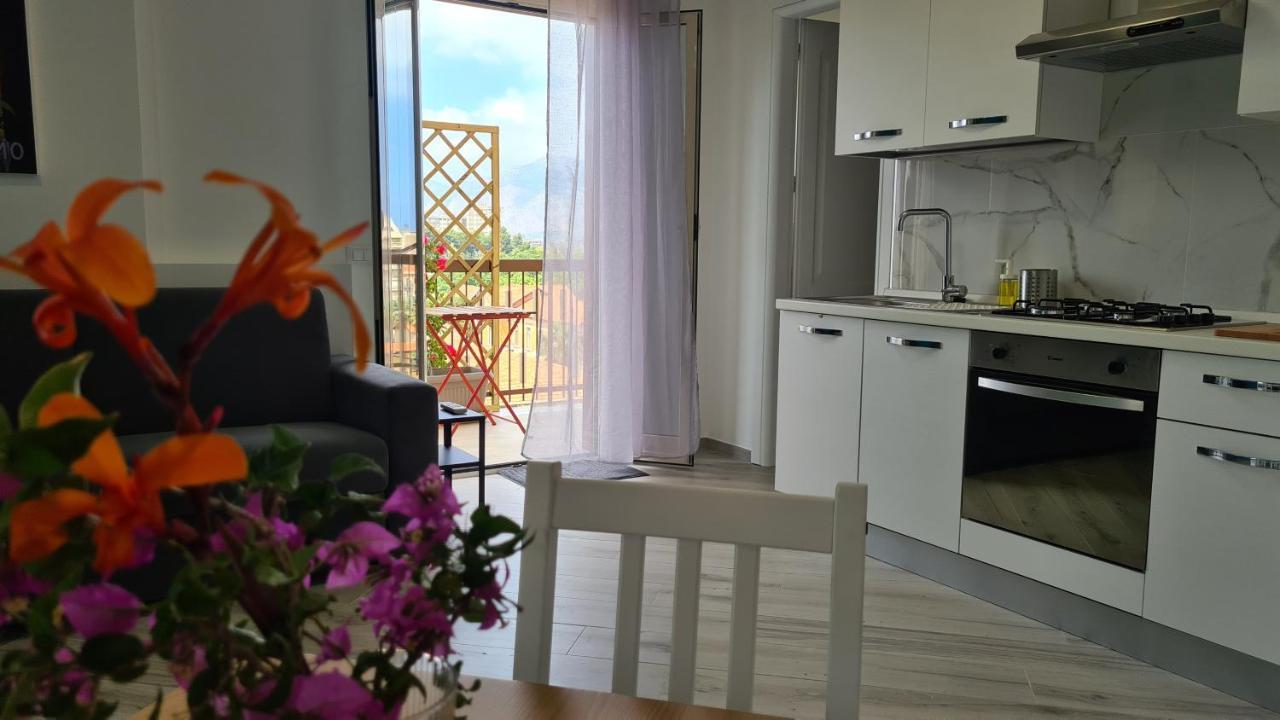 Alberira Apartments Palermo Bagian luar foto