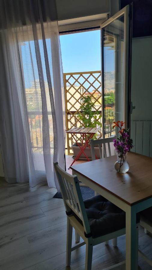 Alberira Apartments Palermo Bagian luar foto
