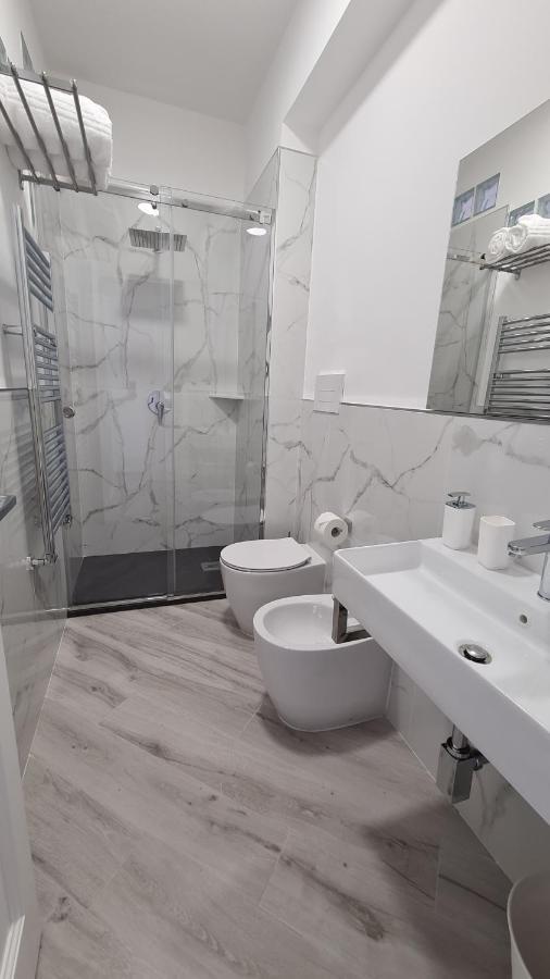 Alberira Apartments Palermo Bagian luar foto